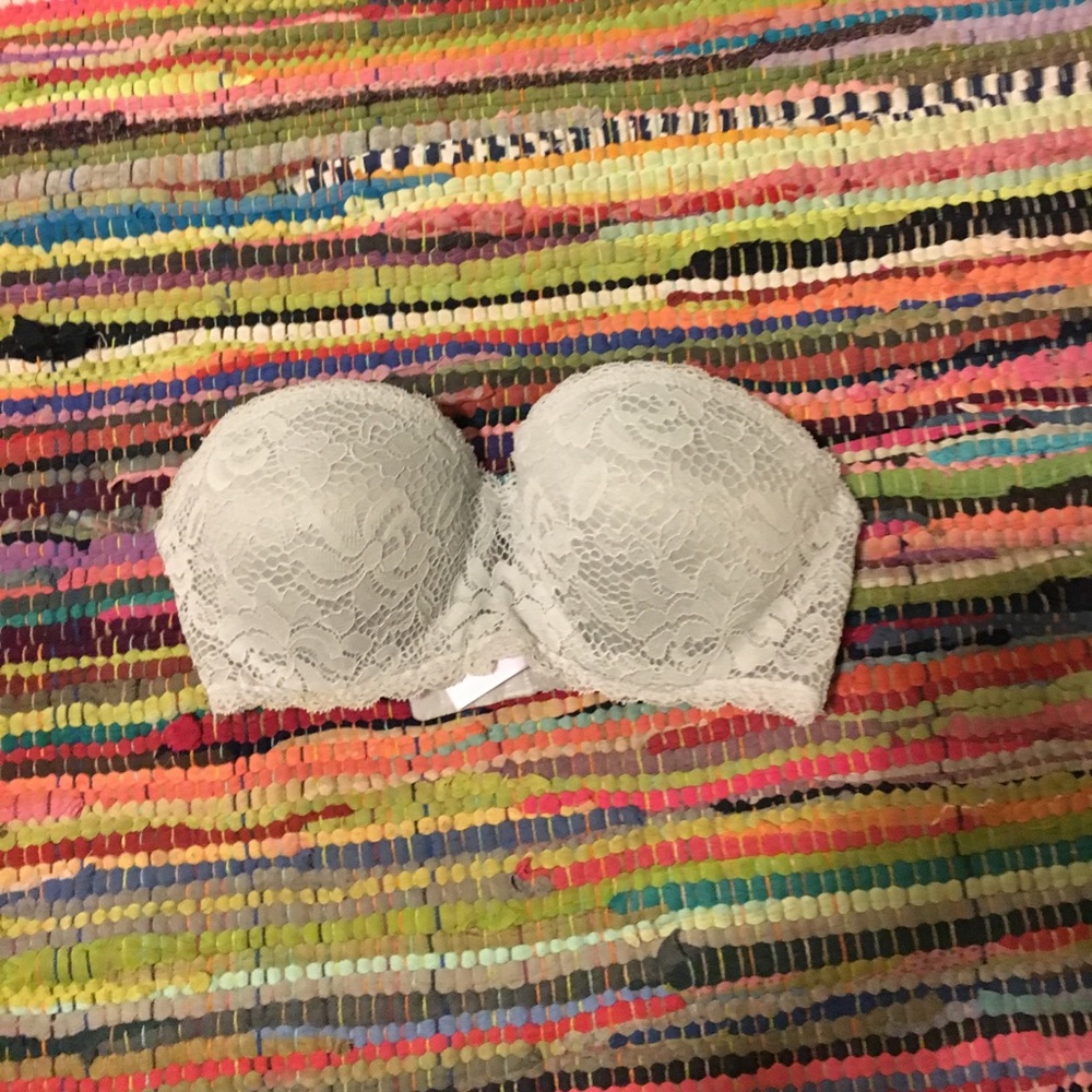 34 C strapless lace bra NEVER WORN