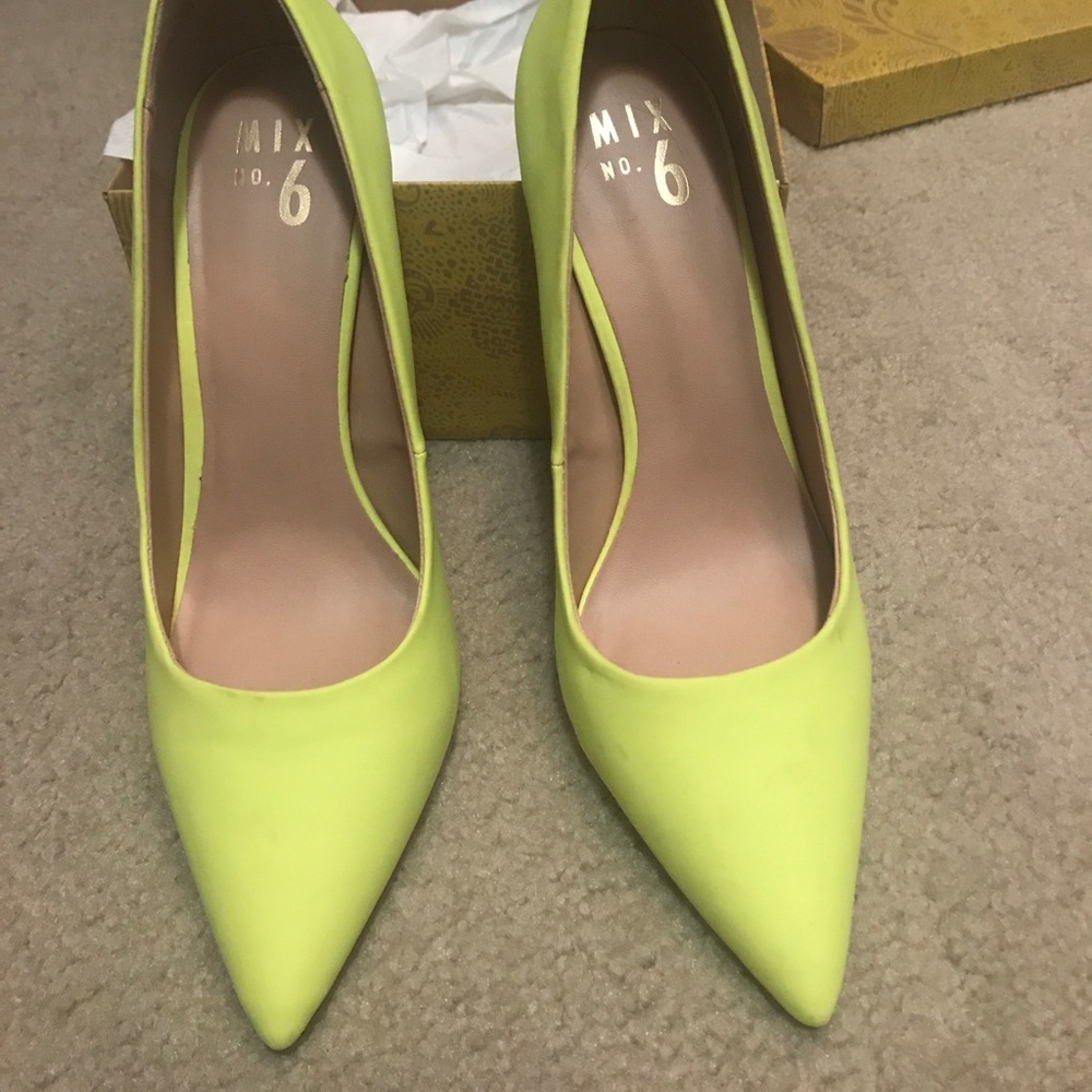 Fabulous green heels!