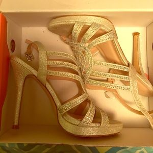 Amazing sparkly heels!