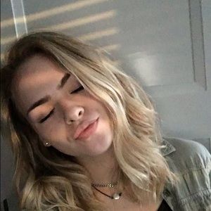 Meet your Posher, Felicity