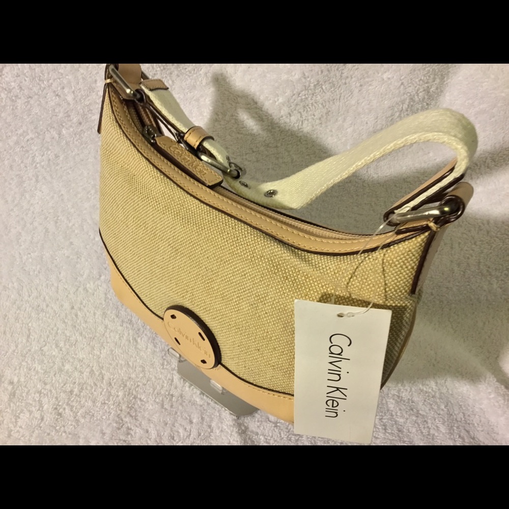 Authentic small hand bag Calvin Klein.