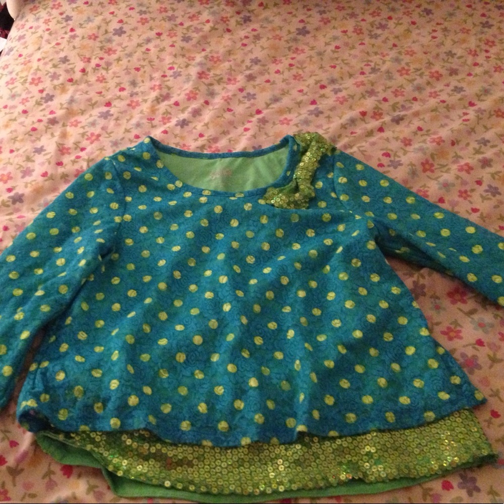 A cute adorable tip for a young girl