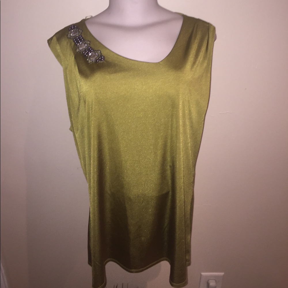Pretty jeweled green top