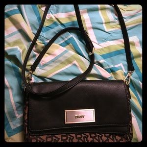 DKNY PURSE!