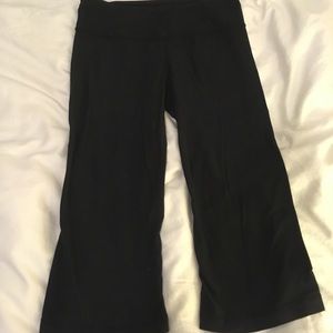 LULULEMON black crops