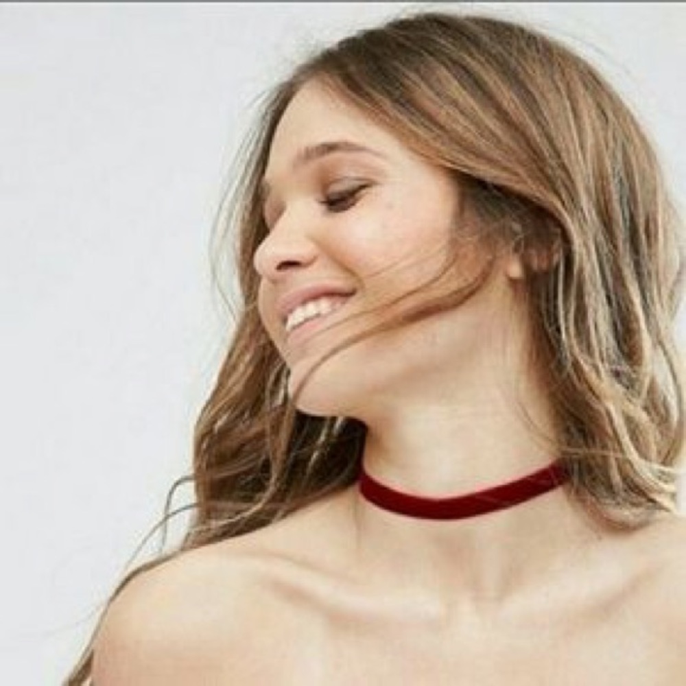 🌺2FOR$10🌺🥀Velvet Maroon Choker 🥀