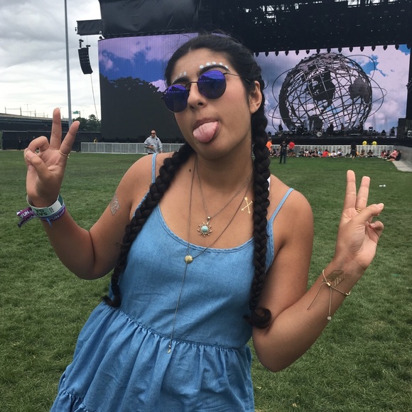 Meet your Posher, Kayla - Picture 1 of 1