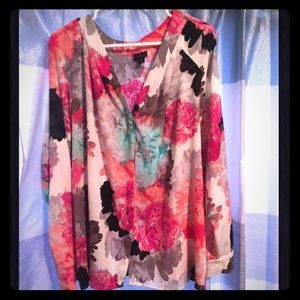 Watercolor floral button up Worthington blouse
