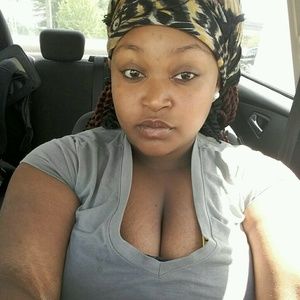 Meet your Posher, Delisha