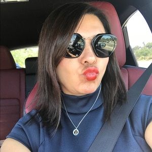 Meet your Posher, Ines