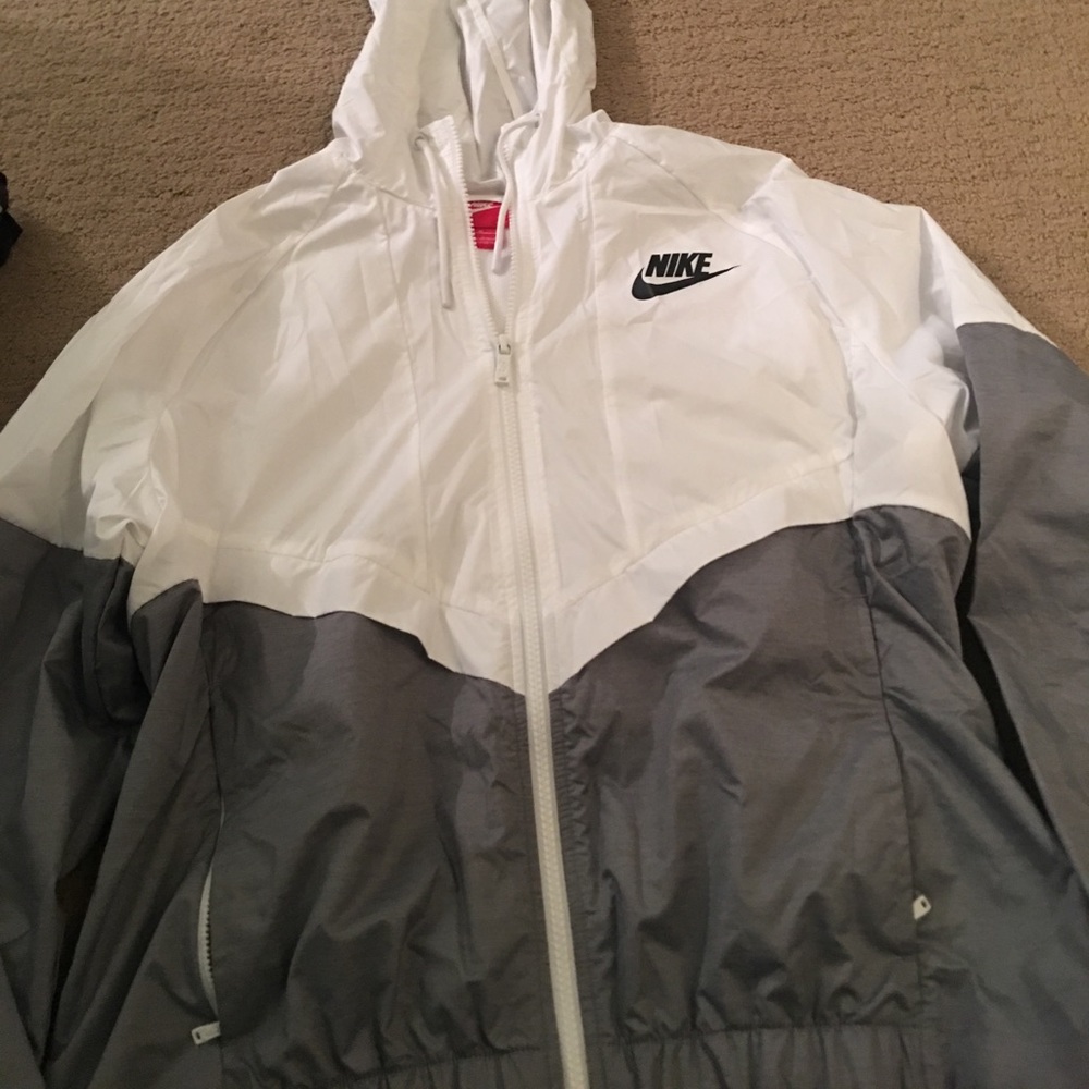 nike windbreaker
