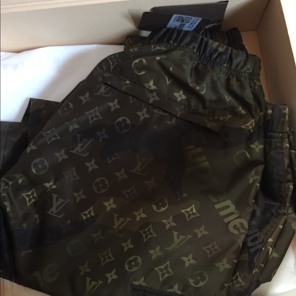 Supreme LV Camo Joggers