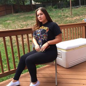 Meet your Posher, Lay