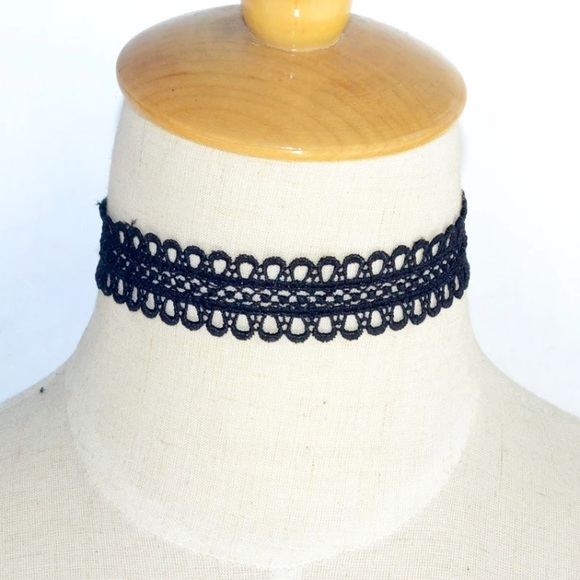 🌺2FOR$10🌺🖤Black Lace Choker🖤 - Picture 6 of 7