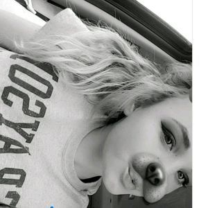 Meet your Posher, Kendra