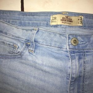 holister; high rise , super skinny jeans