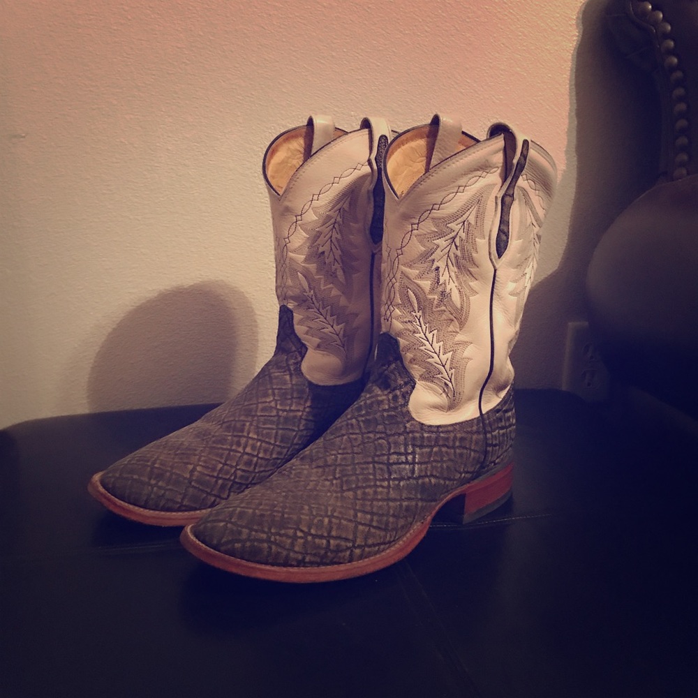 Tony Lama Vintage Elephant Round Toe Boots