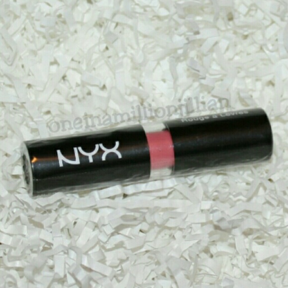 NYX Matte Lipstick - Pale Pink - Picture 2 of 4