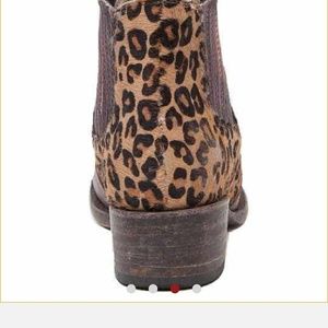 Freebird lasso leopard print NIB