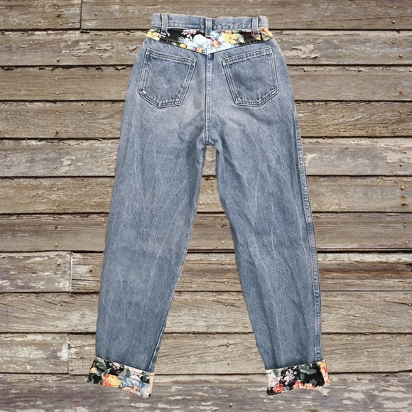Vintage denim floral jeans! - Picture 4 of 4