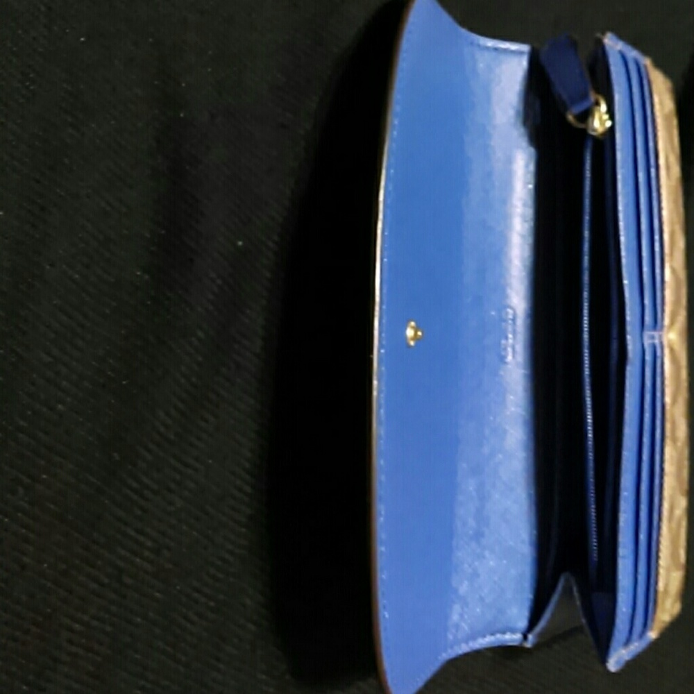 Coach Wallet - Picture 3 of 4