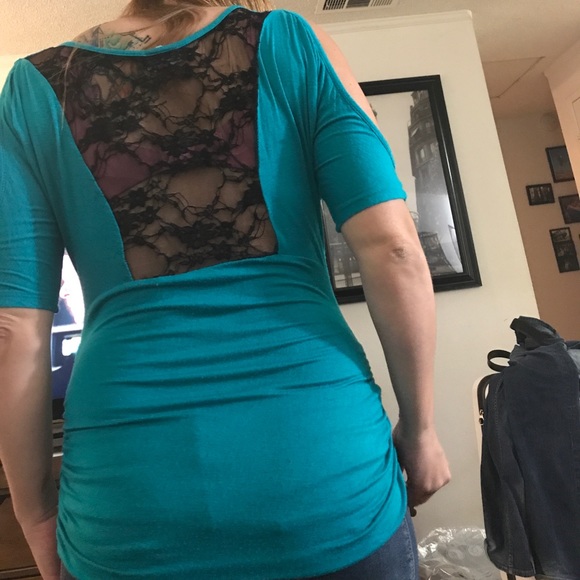 New Mode Green Top w Black Lace - Picture 2 of 2