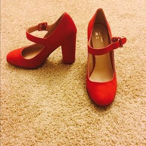 Mix No. 6 red color block pumps