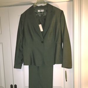 NWT Tahari Woman's Suit