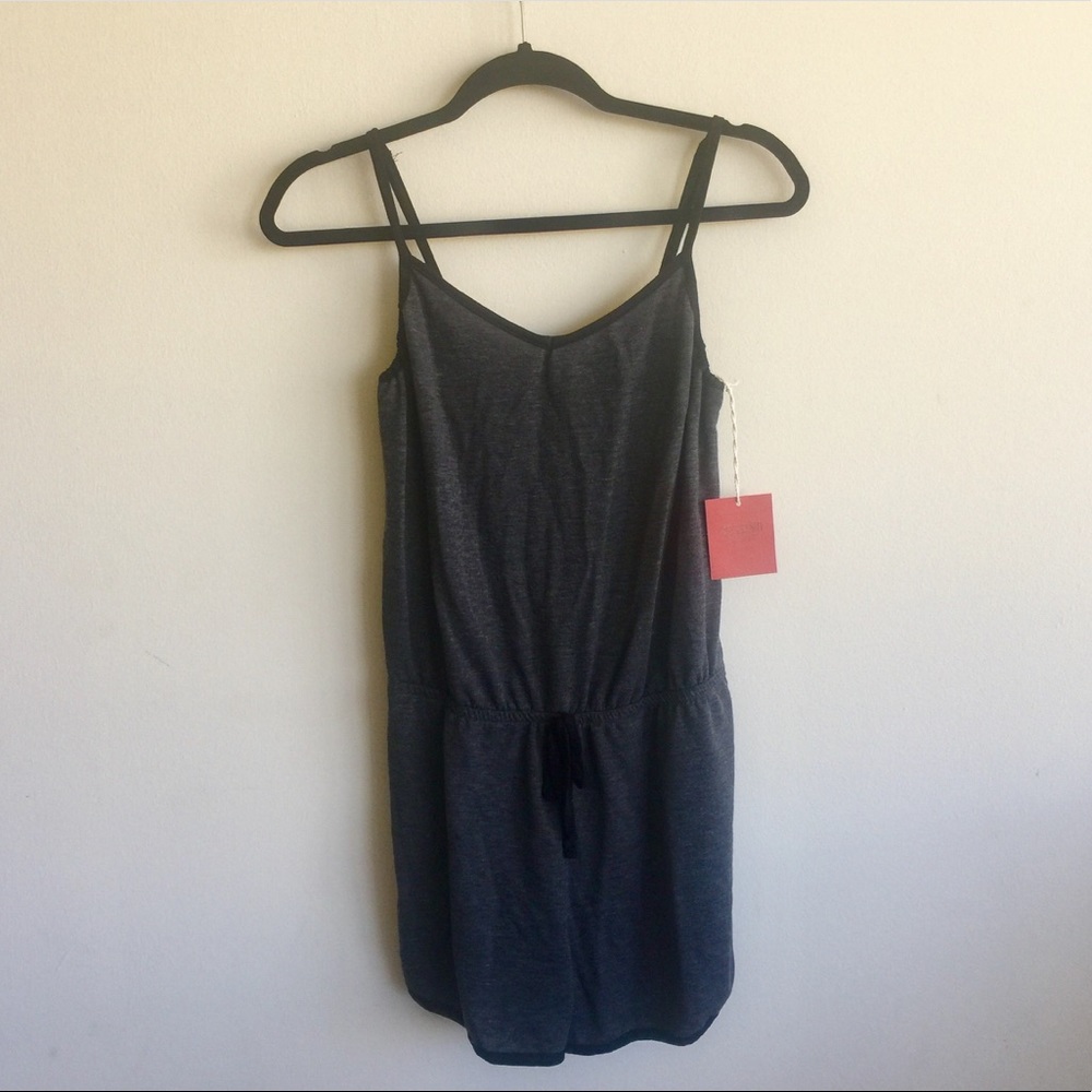 Basic Grey Romper NWT⭐️