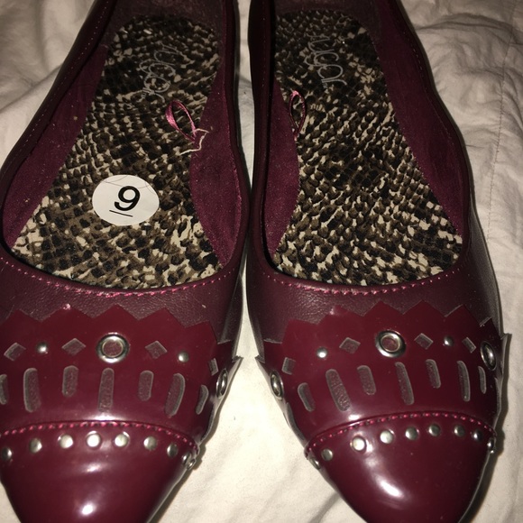 Flats - Picture 2 of 3