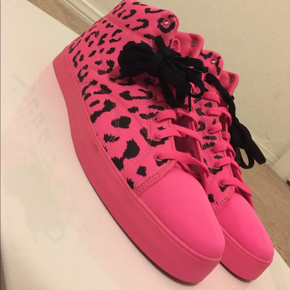 Pink Reebok "T-Raww" Size 12