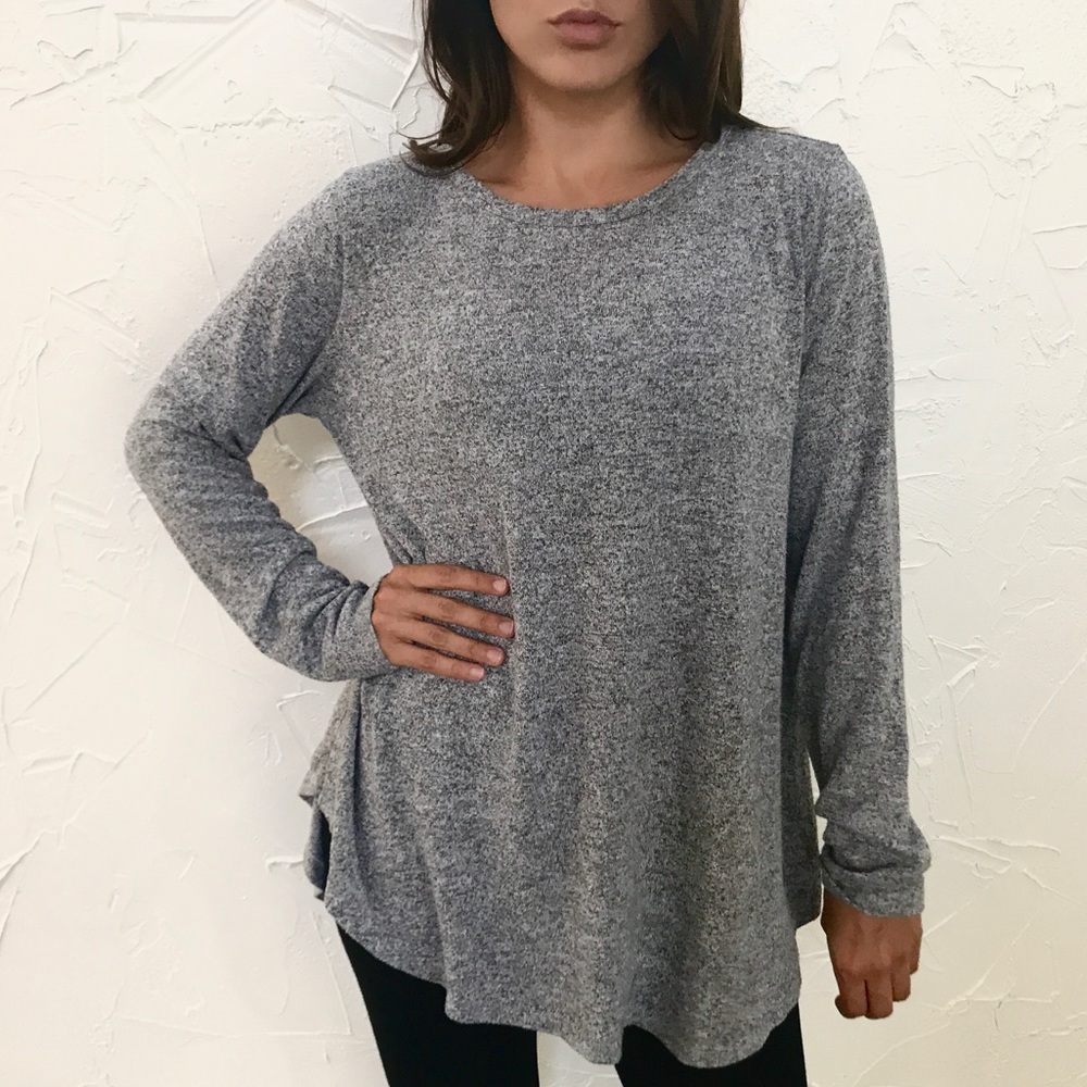 SALE‼️Light weight & Flowy gray sweater top
