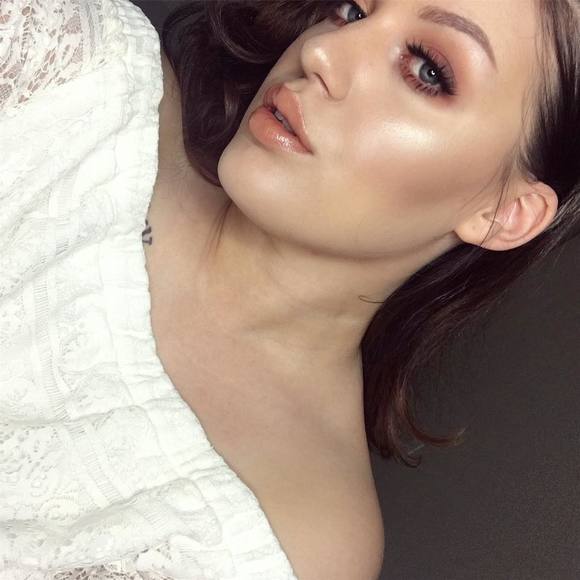 Meet your Posher, Sophia - Picture 1 of 1