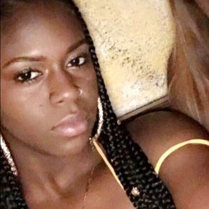 Meet your Posher, Kianii