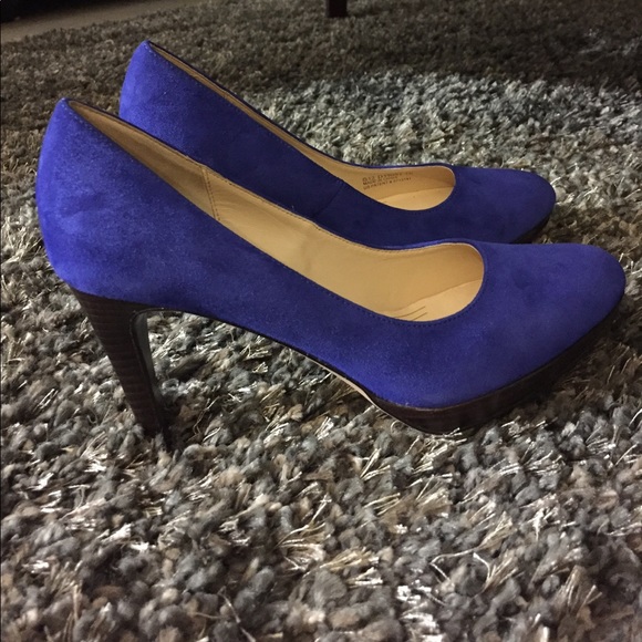 Cole Haan Chelsea Nike Air Pumps - Picture 3 of 5