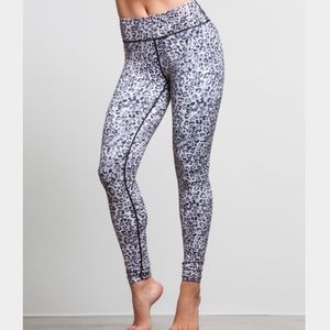 Vie Active Rockwell Tights, Snow Leopard, XXS