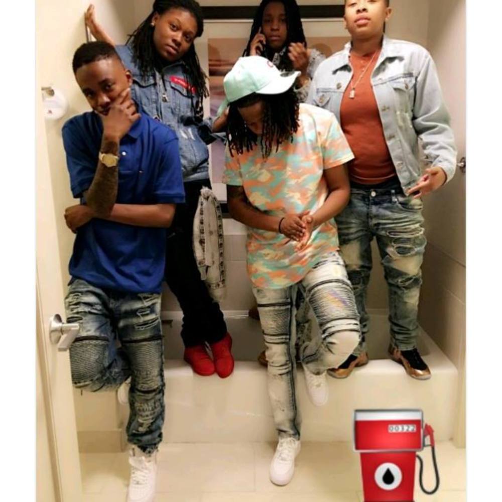 Meet your Posher, Santana