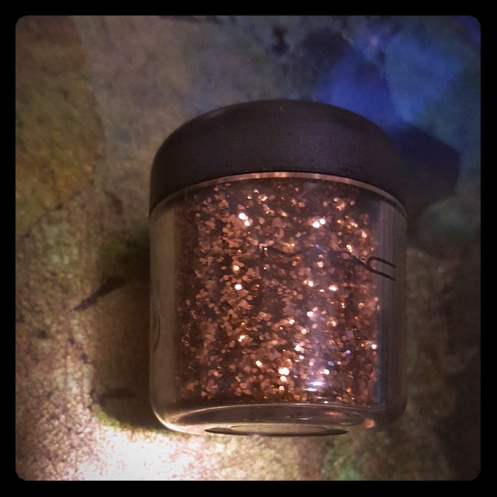 MAC Loose Gold Glitter - Open to Trade!