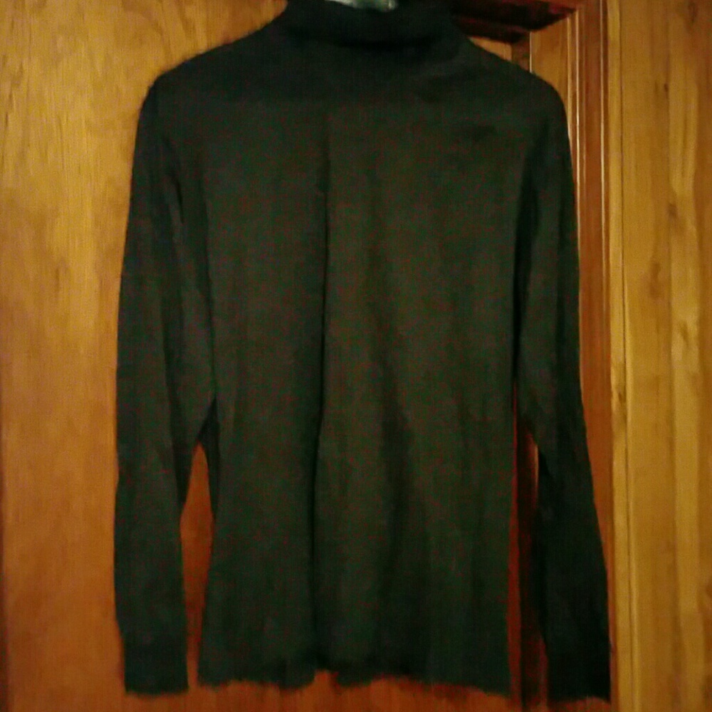 Cross Creek Large Black Turtleneck Sweater