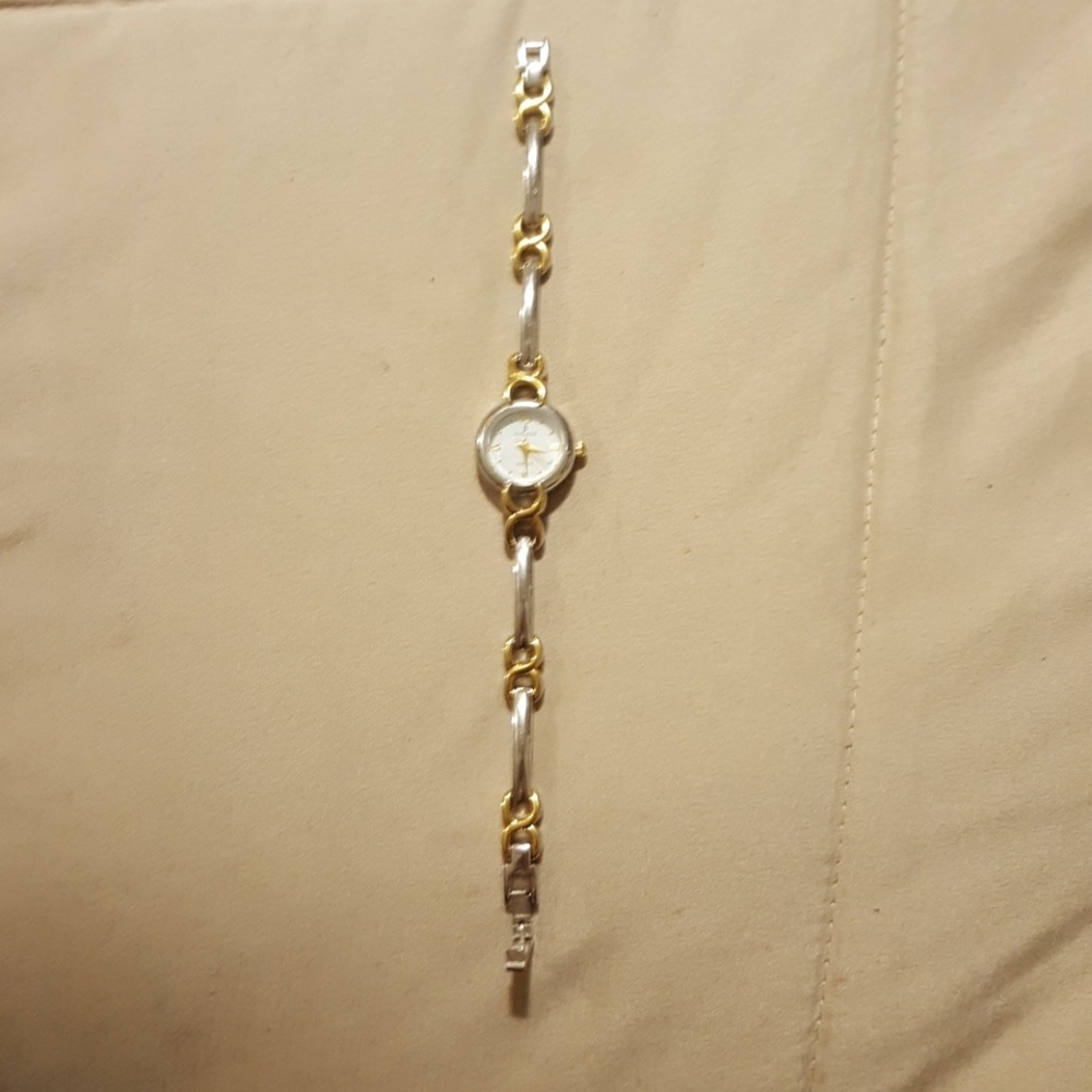 Watch - Picture 3 of 4
