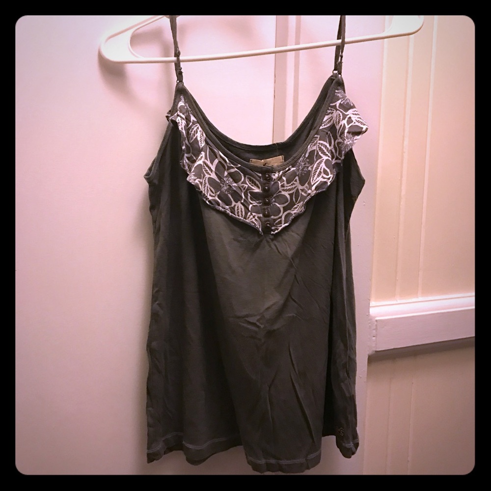 🌺Hollister Grey Large tank  w/ Floral trim🌺