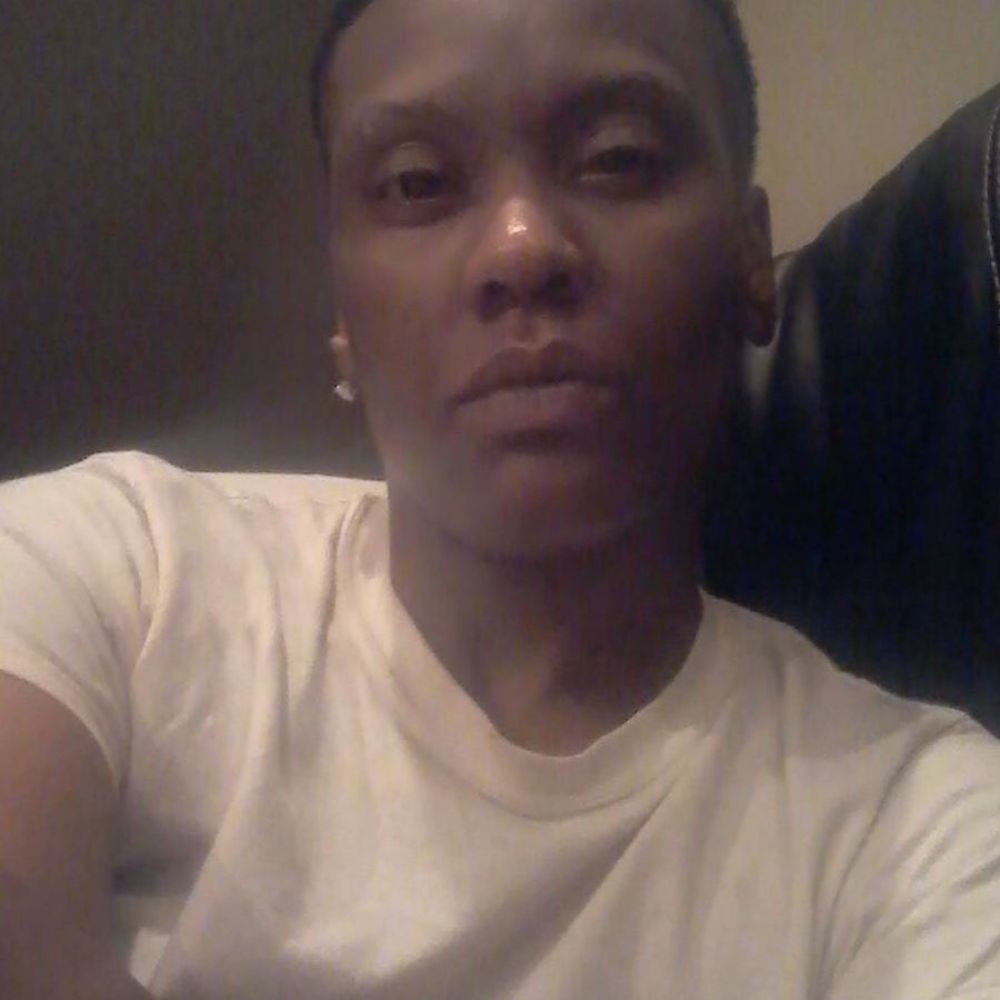 Meet your Posher, Tee