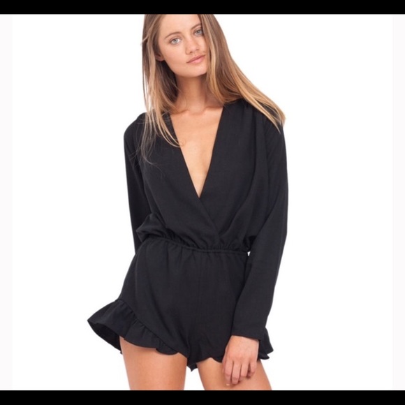 🆕 Black Long Sleeve Ruffled Wrap Front Romper - Picture 5 of 8