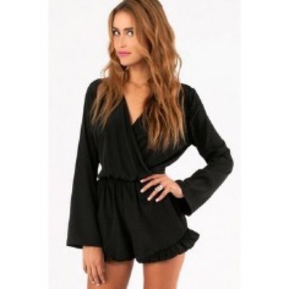 🆕 Black Long Sleeve Ruffled Wrap Front Romper - Picture 2 of 8