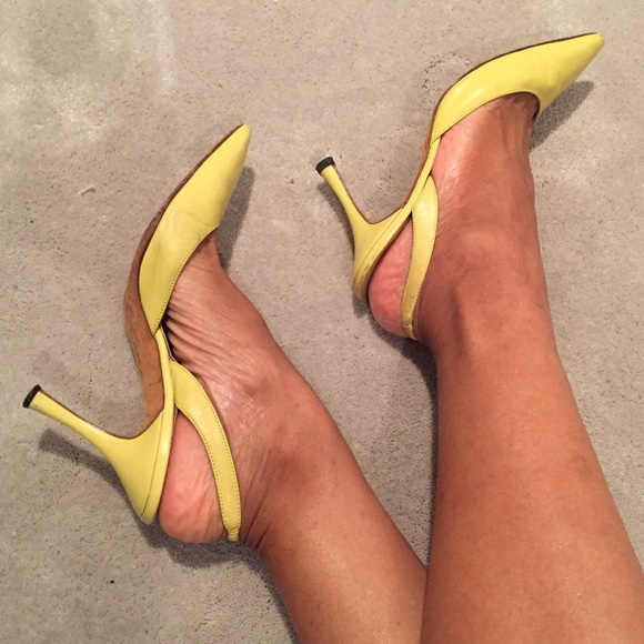 MANOLO BLAHNIK Carolyne mid-heel halter pumps - Picture 2 of 8