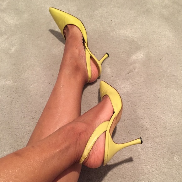 MANOLO BLAHNIK Carolyne mid-heel halter pumps - Picture 3 of 8