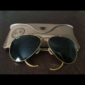 Vintage Ray-Ban Aviators with curved ear