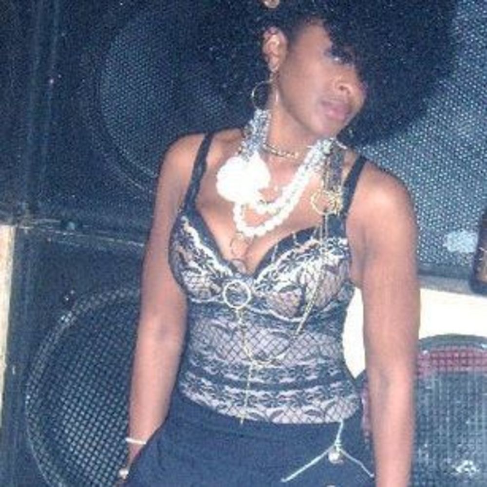 Meet your Posher, Suzette