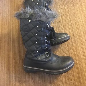 Sorel black boots