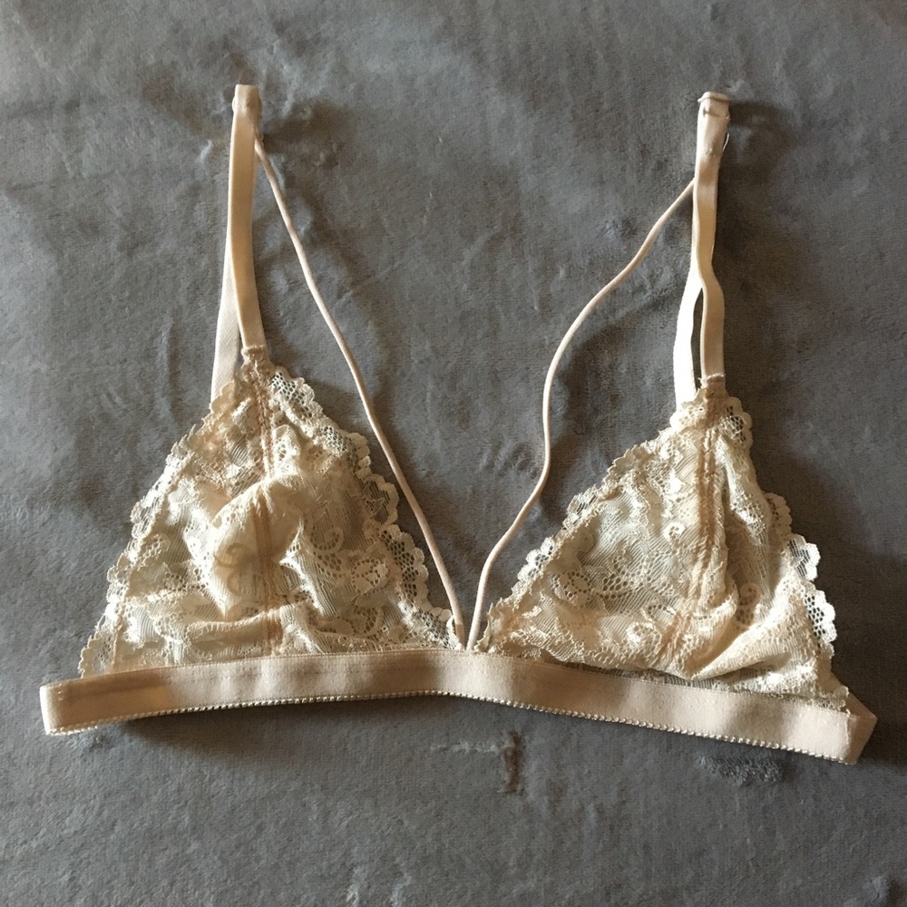 ❌SOLD ON VINTED❌ nude lacey bralette with straps